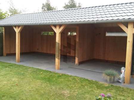 Tuinhuis met veranda HS 20 met luifel gemonteerd te Heemskerk